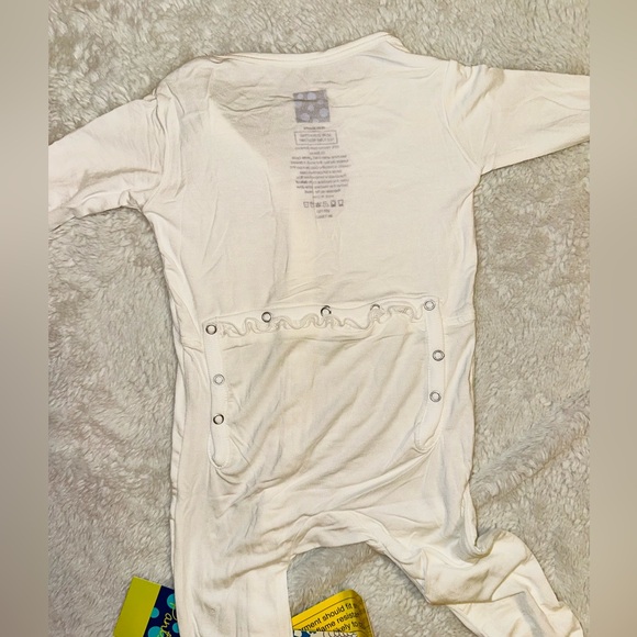 NWT Kickee Ruffle Romper - Picture 3 of 4